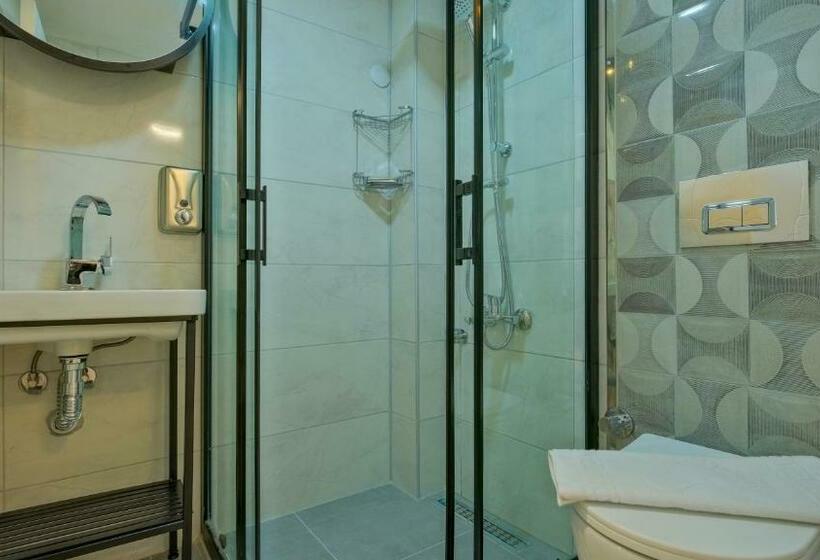 Triple Room Sea View, Miralya Suites
