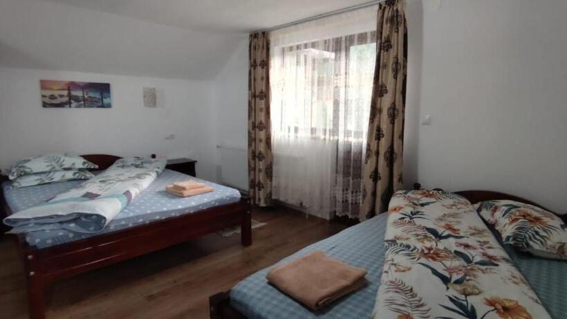 Трехместный Номер Стандарт с Балконом, Cabana Inima Munților