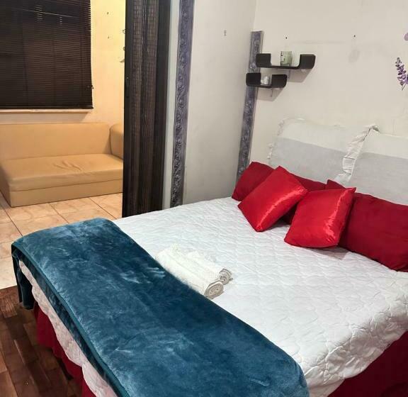 اتاق اکونومی, Nomacurvy Guest House