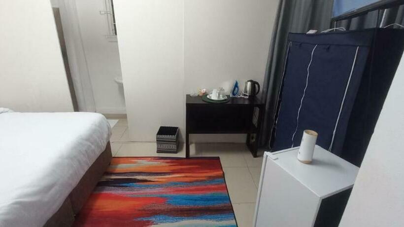 اتاق لوکس, Pro Delux Inn