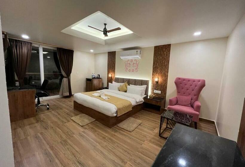 豪华房间, Nivedan Hotel And Resort