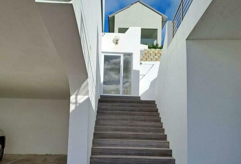 سوییت لوکس, Ana S Place Apartments