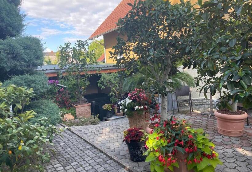Апартаменты 2 Спальни, Villa éden