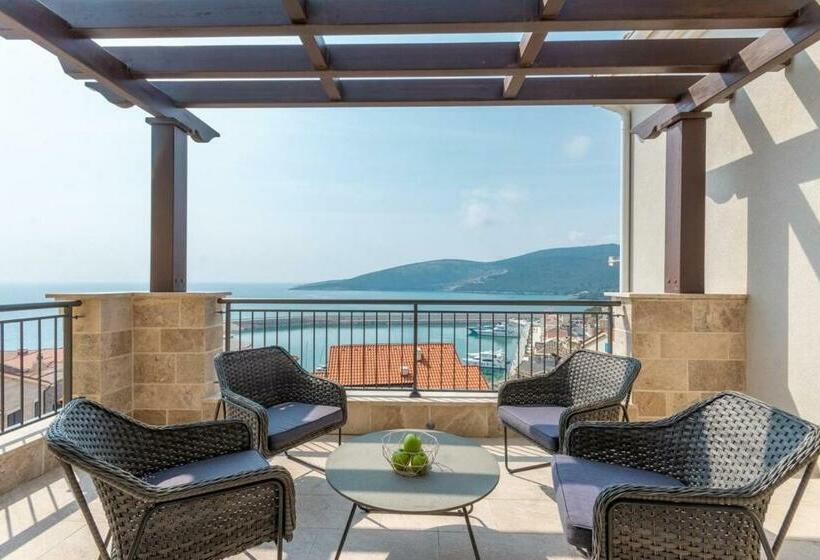 آپارتمان 1 خوابه با تراس, Lustica Bay Marina Apartment Aria By 2bhome