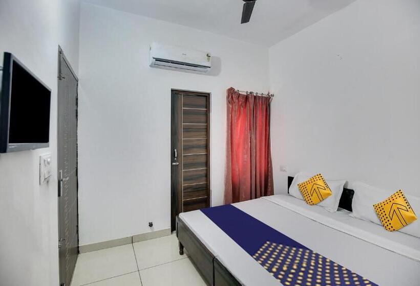 三人经典房间, Spot On Ekam Guest House