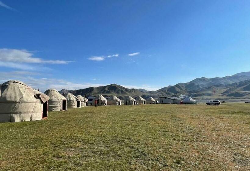 تختخواب در اتاق مشترک, Yurt Camp Visit Kol Suu