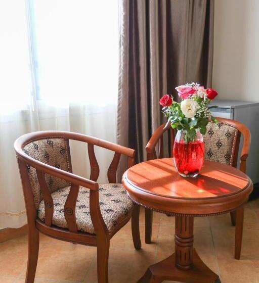 Standard Kolmen Hengen Huone, Suite Martil