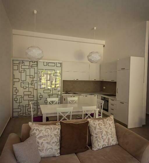استودیو استاندارد با چشم‌انداز باغ, Vertmont Apartments