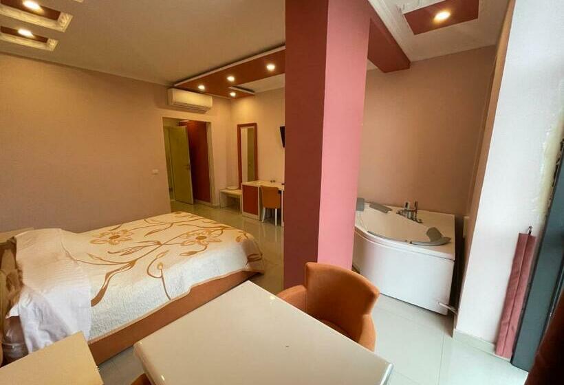디럭스 룸, Kthella Resort