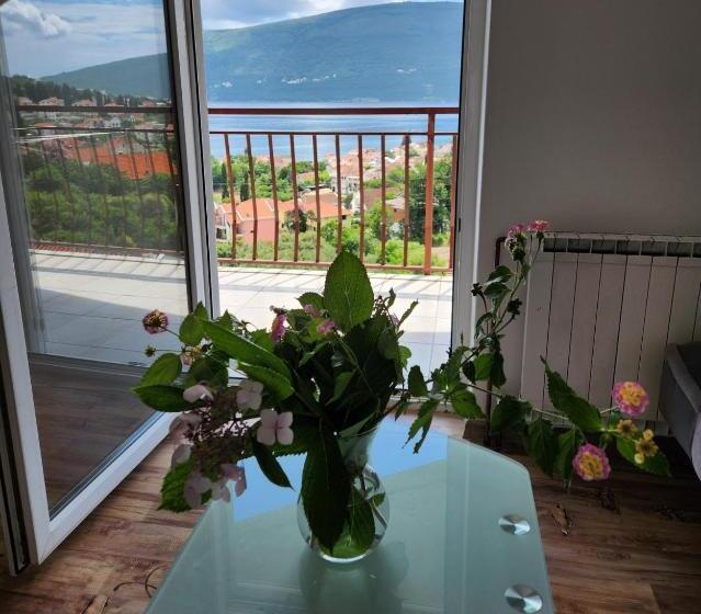 آپارتمان 1 خوابه با چشم‌انداز دریا, Sunrise Apartments Baošići