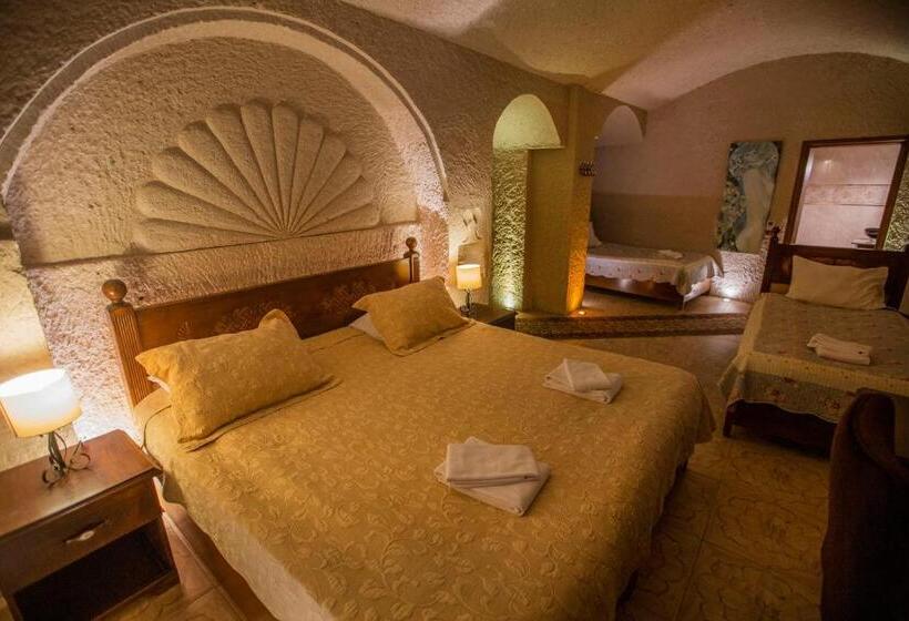Семейный Номер, Hermes Cave