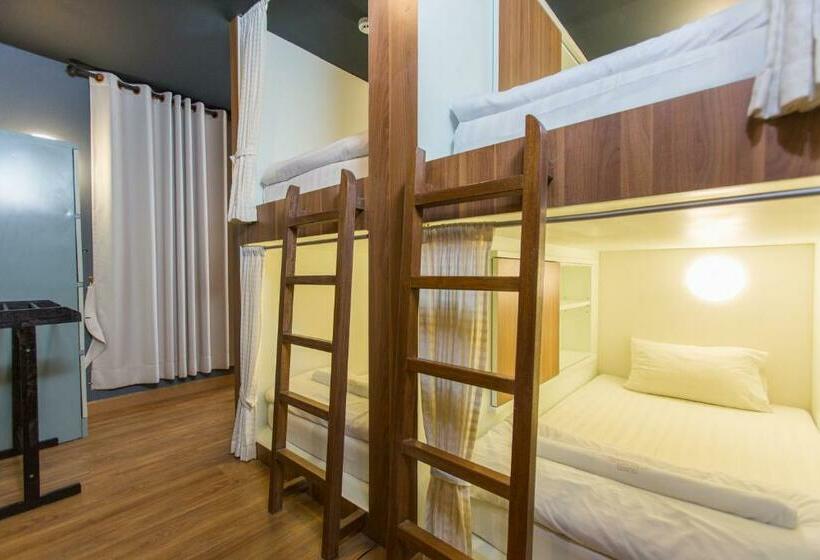 מיטה בחדר משותף, Give Me 5 Hostel