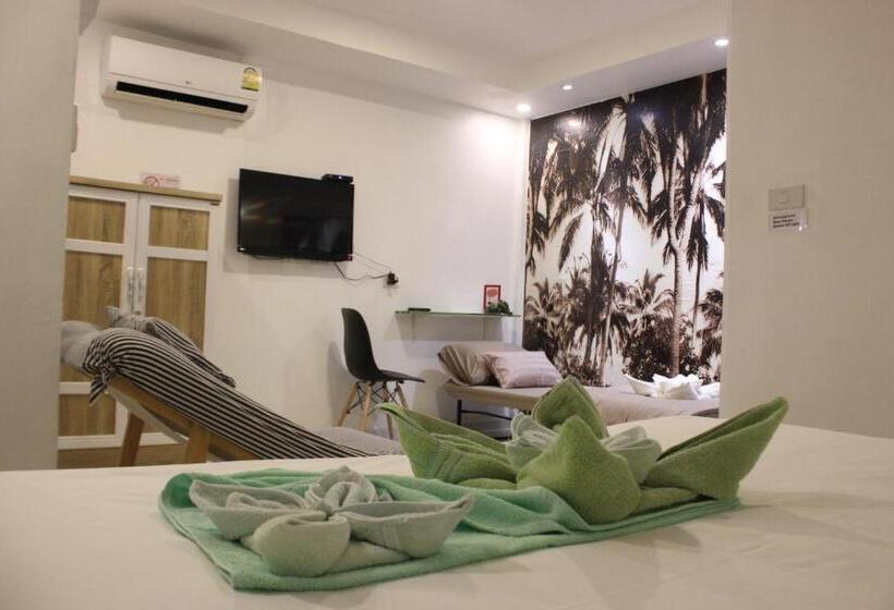 Номер Стандарт Трехместный, 1715 House & Caff Resort, Phuket