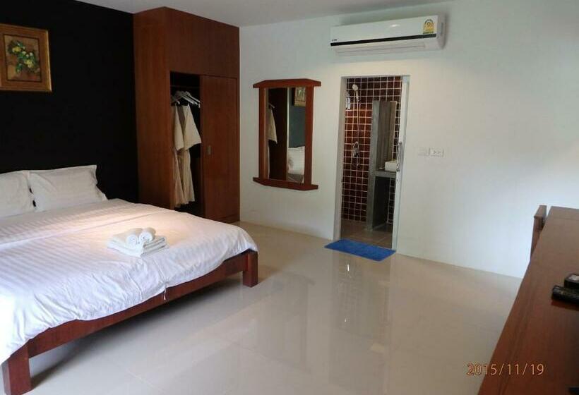 Номер Deluxe Вид на Сад, Suksompong Resort
