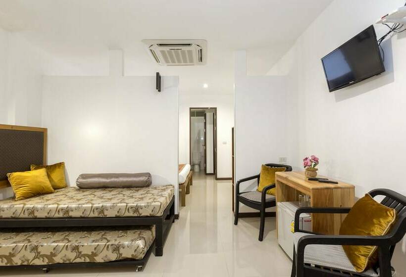 اتاق لوکس سه تخته, The Lantern Hostel And Spa
