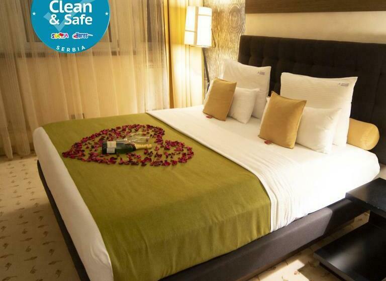 سوئیت با وان آب گرم, Atera Business Suites