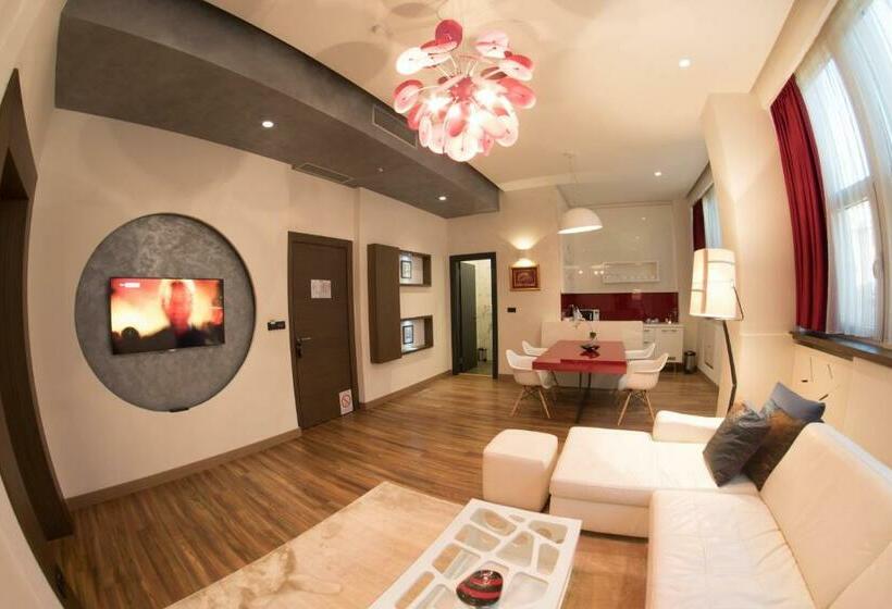سوئیت با وان آب گرم, Atera Business Suites