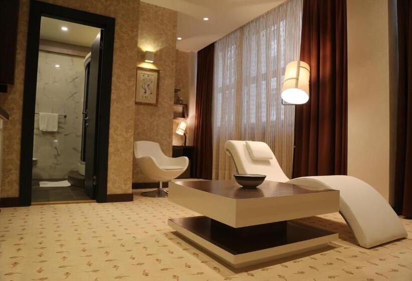 سوییت سوپریور, Atera Business Suites