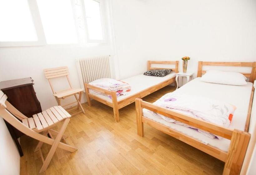 اتاق استاندارد, Hostel Jellostone