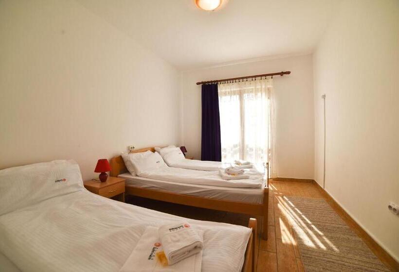 اتاق استاندارد سه نفره, Sunce Inn