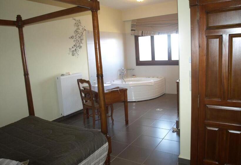 جناح, Porto Mani Suites