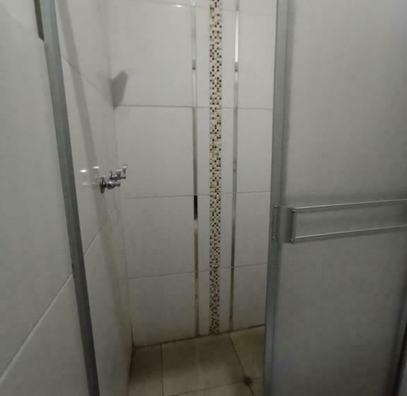 חדר יחיד בסיסי, Catedral