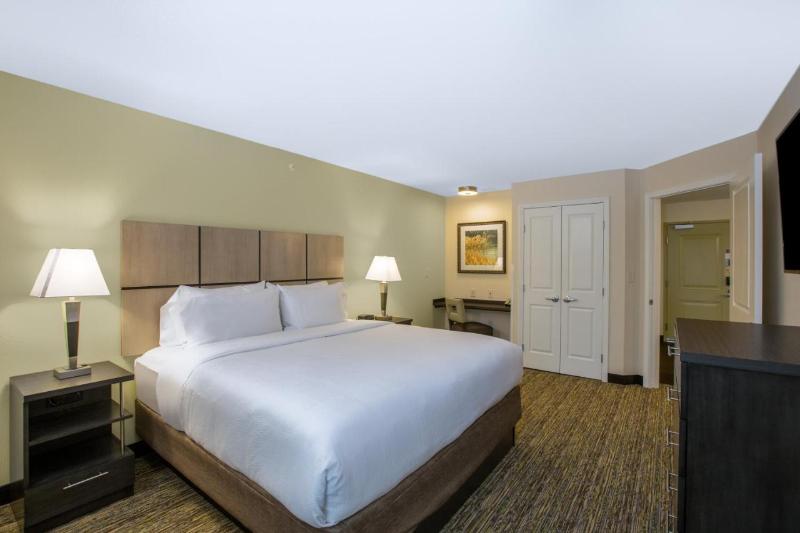 Люкс Кровать Кинг, Candlewood Suites   Omaha Millard Area, An Ihg
