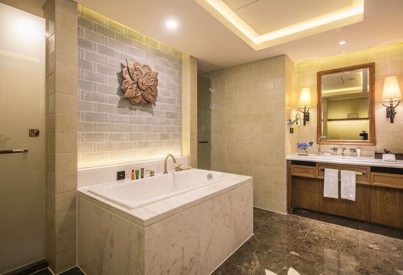 Люкс Повышенной Комфортности, Hilton Sanqingshan Resort