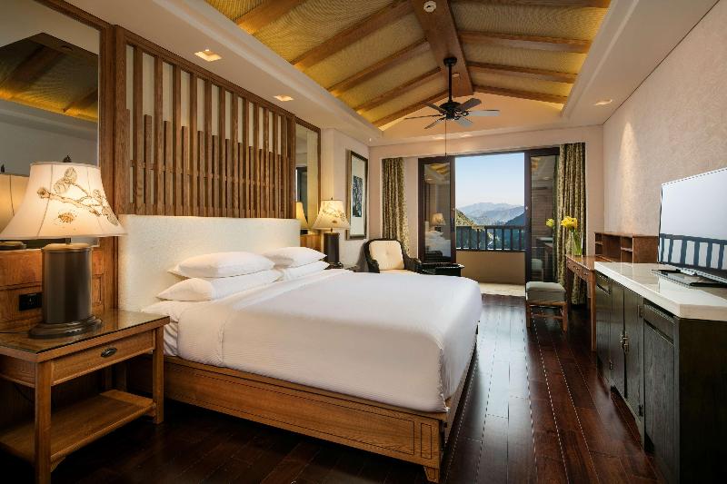 Люкс Кровать Кинг, Hilton Sanqingshan Resort