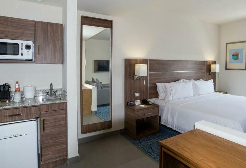 スイート（家族用）, Holiday Inn Express & Suites   Ciudad Obregon, An Ihg