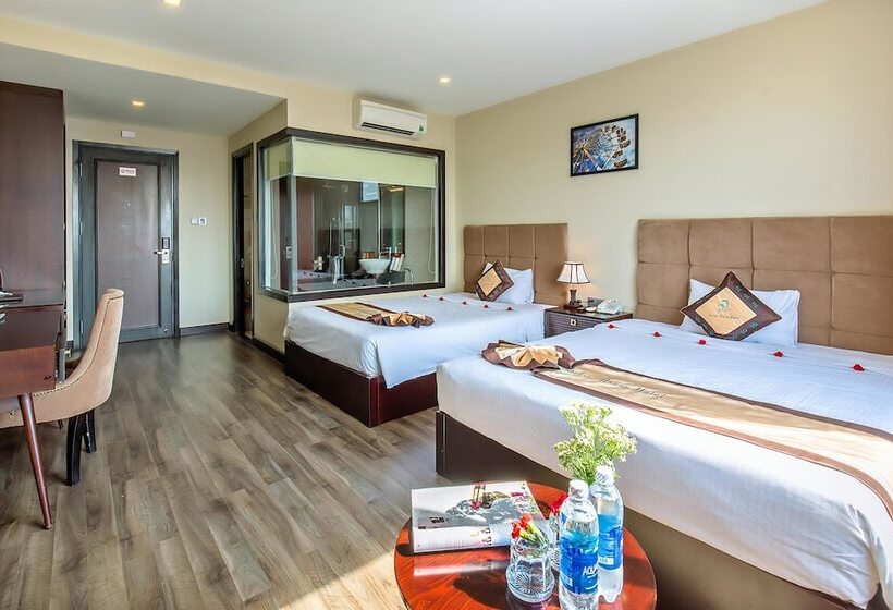 اتاق لوکس با چشم‌انداز دریا, Ocean Haven