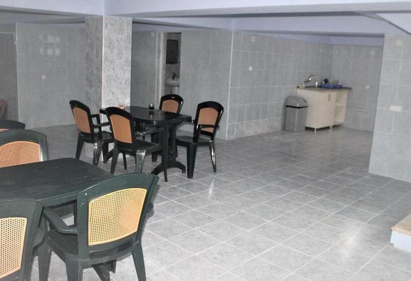 اتاق استاندارد چهار تخته, Rio Gonio