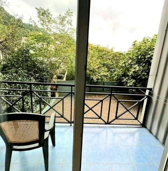 اتاق استاندارد با بالکن, Rio Gonio