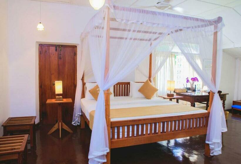 디럭스 룸, Thalpe Walawwa Heritage Villa
