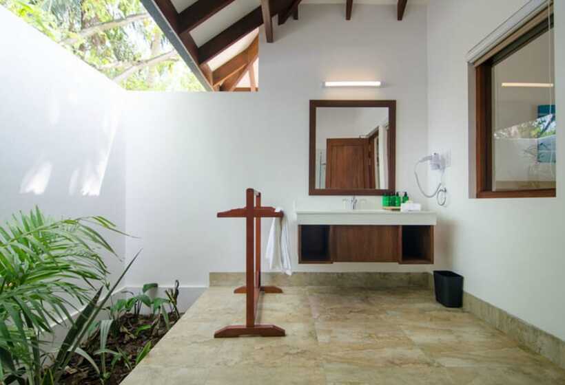 بانگلوی سوپریور, Summer Island Maldives Resort