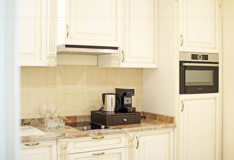 سوئیت پرزیدنت, Orion Hotel Bishkek