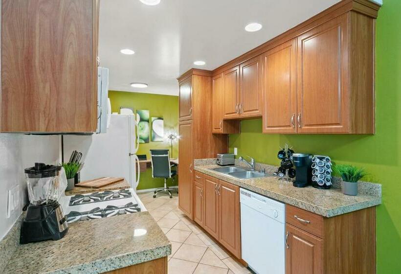 דירת חדר, Beverly Hills Gem 1 Br Apt With Parking 218