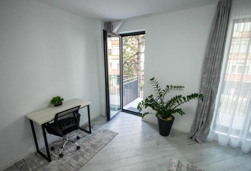 Апартаменты 2 Спальни, Downtown Apartments