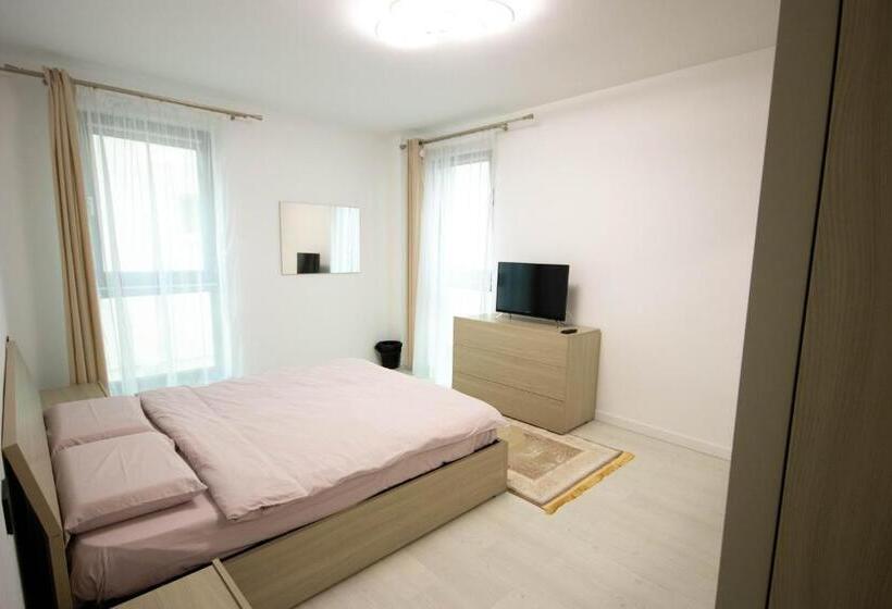 Апартаменты 3 Спальни, Downtown Apartments