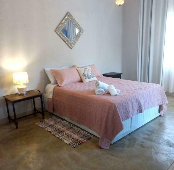 이코노이 4인룸, Chalézinho Santorini & Eventos