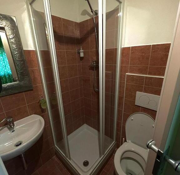 اتاق استاندارد, B&b 814 Fermo