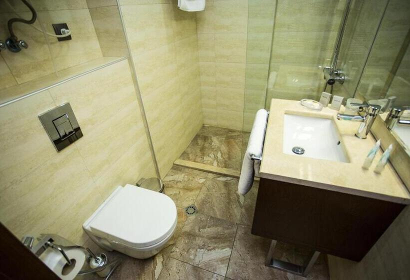 مجموعه ویستا شهر, Corner Inn