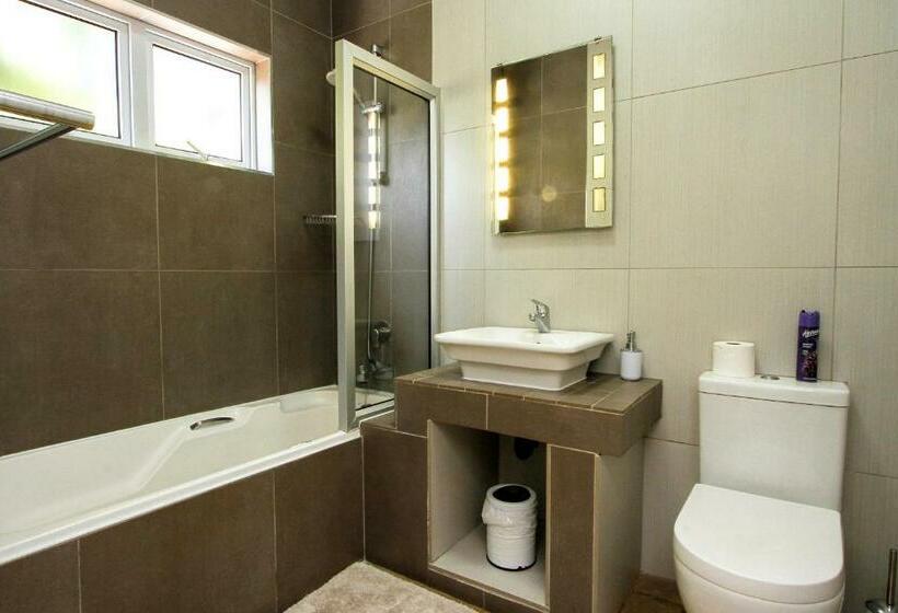 اتاق لوکس با تخت بزرگ, Caza Beach Guesthouse