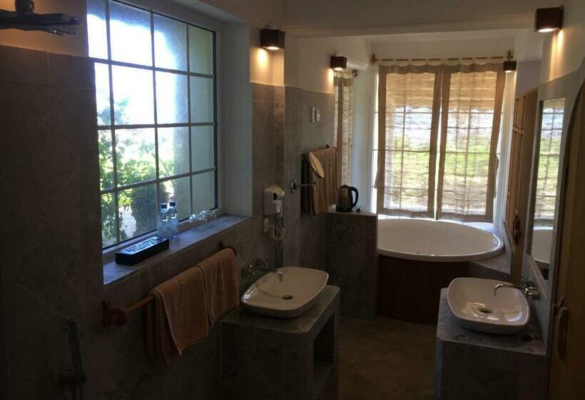 اتاق لوکس خانوادگی, Villa Louise Hue Beach Boutique