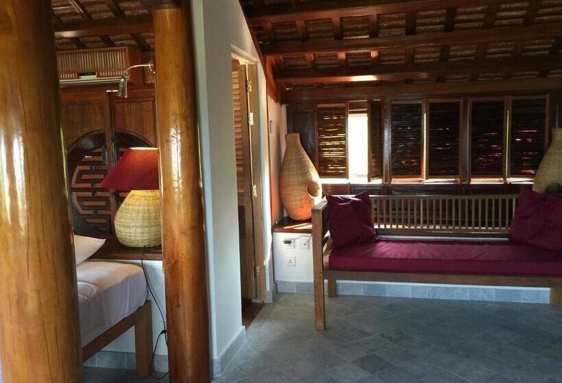 اتاق استاندارد با چشم‌انداز دریا, Villa Louise Hue Beach Boutique