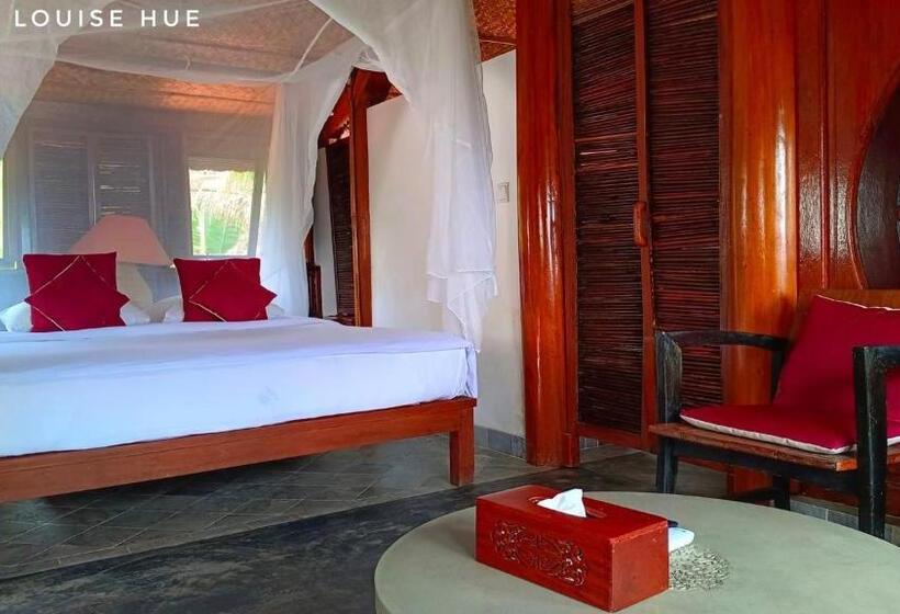 اتاق استاندارد با چشم‌انداز دریا, Villa Louise Hue Beach Boutique