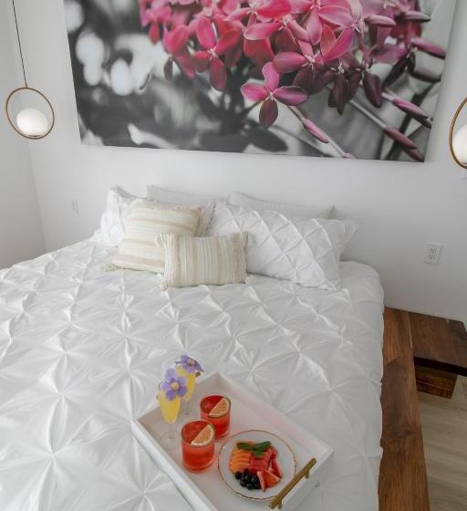 سوییت سوپریور با چشم‌انداز دریا, Luna Beach Luxury Boutique Beach Front Resort