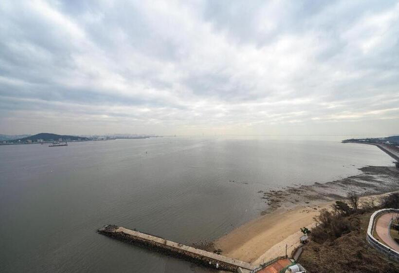 اتاق خانوادگی با چشم‌انداز دریا, Inchon Sky And Sea Ocean View