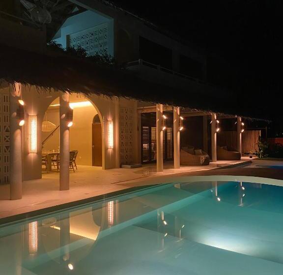 سوییت با چشم‌انداز استخر, Schönhouse Villa Siargao
