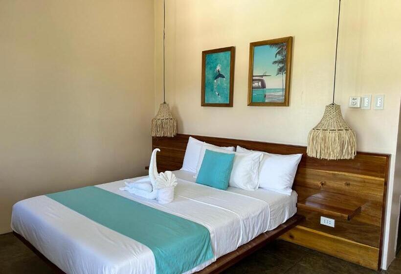 اتاق استاندارد با بالکن و چشم‌انداز دریا, Yapak Beach Villas